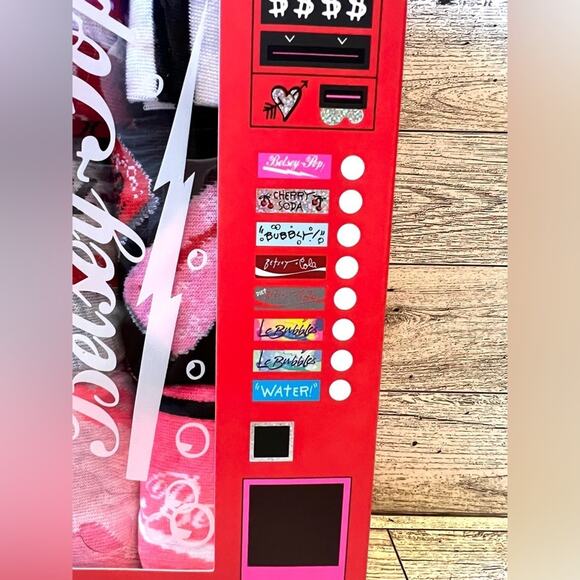 Betsey Johnson Colorful Vending Machine Betsy Pop 6-Pack Crew Socks Size 5-10 - Picture 2 of 8